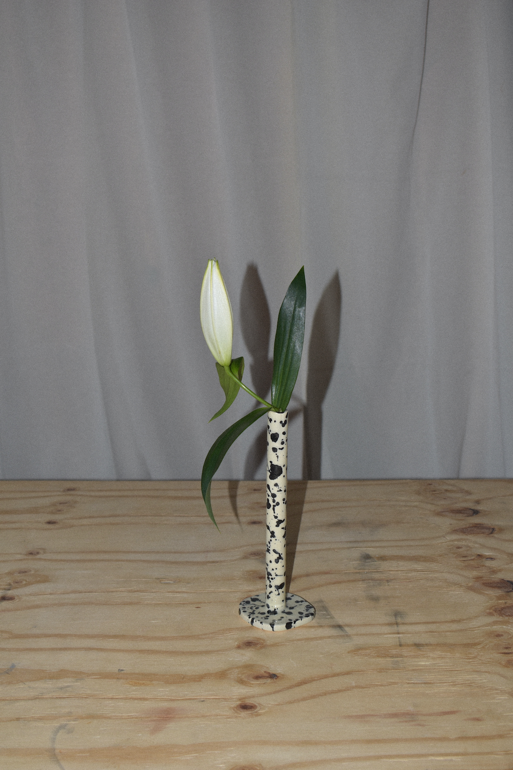 One Flower Vase - Round